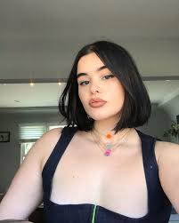 How tall is Barbie Ferreira?